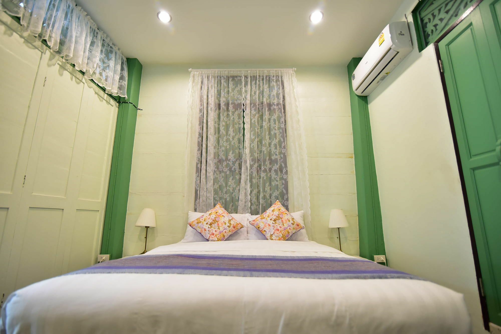 Rumah tetamu Teak House